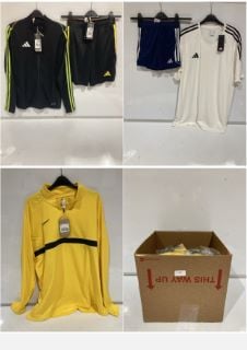 1 X A BOX OF ASSORTED ITEMS SPORTS TOPS TO INCLUDE/NIKE/ADIDAS