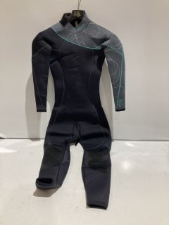 1 X BARESPORTS ELATE WOMENS WETSUIT GREY 4 RRP £158