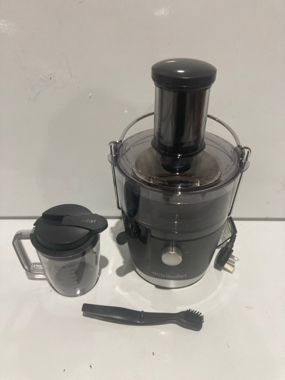 2 X NUTRIBULLET JUICER