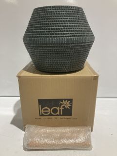 2 X MEDIUM LEAF DECORATIVE POT