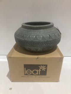 2 X LEAF MEDIUM DECORATIVE POT