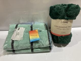 BOX OF ASSORTED ITEMS TO INCLUDE COSY SOFT AND WARM COSY DIAMOND BLANKET - GREEN