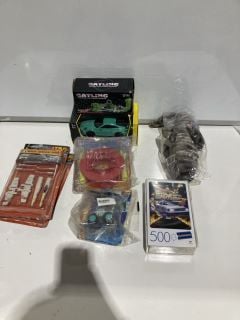 QTY OF TOYS TO INCLUDE BURAGO PORSCHE 911 GT3