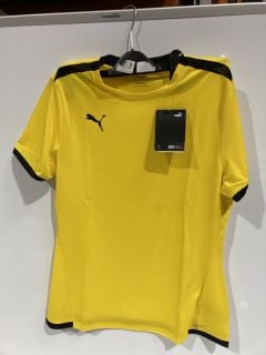 QTY OF ASSORTED CLOTHING ITEMS TO INCLUDE PUMA TEAMLIGA CYBER YELLOW JERSEY UK M