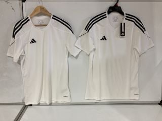 QTY OF ADIDAS WHITE AND BLACK STRIPE T SHIRT SIZE M