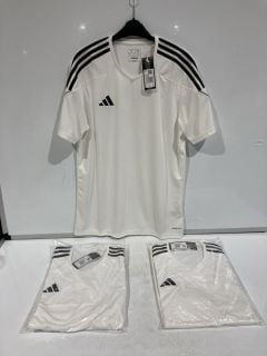 QTY OF ADIDAS WHITE AND BLACK STRIPE T SHIRT SIZE M