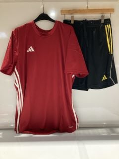 QTY OF ASSORTED CLOTHING ITEMS TO INCLUDE RED ADIDAS T SHIRT