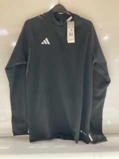 QTY OF ASSORTED CLOTHING ITEMS TO INCLUDE RED ADIDAS T SHIRT