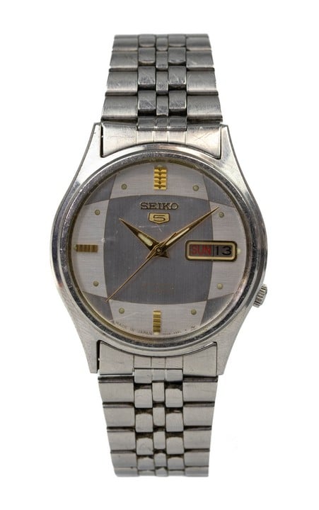 Seiko Automatic Watch, Model 7009-3101 Silver Dial Stainless Steel Bracelet. Brief Condition Report: Ex Display (Currently Running) (VAT Only Payable on Buyers Premium)