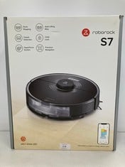 ROBOROCK S7 ROBOT HOOVER WITH ALEXA 2500PA APP MONITORING MULTI-LEVEL MAPPING CARPET DETECTION FLOATING RUBBER BRUSH AUTOMATIC LIFT SMART PET [BLACK] (TOTAL P.V.P £236) - LOCATION 32A.