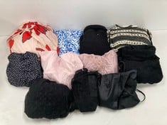 11 X DRESSES VARIOUS BRANDS AND SIZES INCLUDING BLACK DRESS WITH POLKA DOTS NAIAY SIZE L (TOTAL P.V.P 641€) - LOCATION 2B.