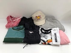 10 X GARMENTS VARIOUS BRANDS AND SIZES INCLUDING BEIGE CAP (TOTAL P.V.P 400€) - LOCATION 33B.