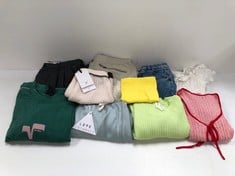 10 X GARMENTS VARIOUS BRANDS AND SIZES INCLUDING IETS FRANS T-SHIRT SIZE XXL (TOTAL P.V.P 206€) - LOCATION 37B.