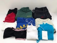 10 X GARMENTS VARIOUS BRANDS AND SIZES INCLUDING FANATICS T-SHIRT SIZE XL (TOTAL P.V.P 528€) - LOCATION 41B.