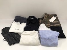 10 X GARMENTS VARIOUS BRANDS AND SIZES INCLUDING IETS FRANS T-SHIRT SIZE M (TOTAL P.V.P. 384€) - LOCATION 41B.