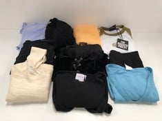 10 X GARMENTS VARIOUS BRANDS AND SIZES INCLUDING TOP OUT OF UNDER SIZE S (TOTAL P.V.P 214€) - LOCATION 49B.