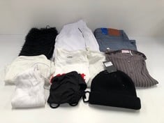 10 X GARMENTS VARIOUS BRANDS AND SIZES INCLUDING BLACK HAT MSTRDS (TOTAL P.V.P 249€) - LOCATION 49B.