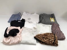 10 X GARMENTS VARIOUS BRANDS AND SIZES INCLUDING TOP OUT FROM UNDER SIZE S (TOTAL P.V.P 269€) - LOCATION 46B.