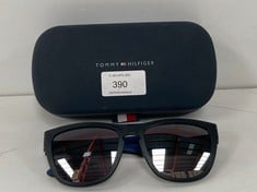 TOMMY HILFIGER GLASSES MODEL TH 1557/S- LOCATION 6B.