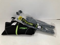 2 X CRESSI DIVE ITEMS INCLUDING BLACK FINS SIZE 27/38 - LOCATION 31B.