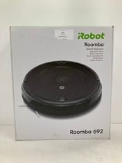 IROBOT ROOMBA 692 ROBOT HOOVER WITH WI-FI CONNECTION, THREE-STAGE CLEANING SYSTEM, PERSONALISED SUGGESTIONS, COMPATIBLE WITH YOUR VOICE ASSISTANT, BLACK (TOTAL P.V.P 340€) - LOCATION 28B.