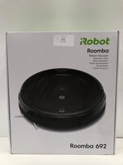 IROBOT ROOMBA 692 ROBOT HOOVER WITH WI-FI CONNECTION, THREE-STAGE CLEANING SYSTEM, PERSONALISED SUGGESTIONS, COMPATIBLE WITH YOUR VOICE ASSISTANT, BLACK (P.V.P 340€)- LOCATION 24B.