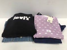 4 X LEVIS GARMENTS VARIOUS MODELS AND SIZES INCLUDING DENIM JACKET SIZE S - LOCATION 16B.