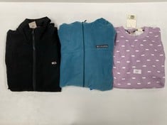 3 X GARMENTS VARIOUS BRANDS AND SIZES INCLUDING PURPLE SWEATSHIRT LEVIS SIZE XS-LOCATION 5C.