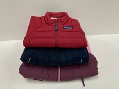 3 X CHILDREN'S JACKET VARIOUS BRANDS AND SIZES INCLUDING COAT COLOUR ROHO BRAND PATAGONIA SIZE 3-6M - LOCATION 17C