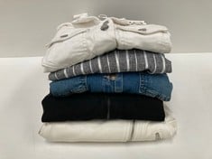 5 X JACKETS VARIOUS BRANDS AND SIZES INCLUDING JACKET ONLY WHITE COLOUR SIZE S - LOCATION 17C.