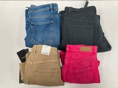 4 X GARMENTS OF VARIOUS BRANDS AND SIZES INCLUDING PINKO TROUSERS IN DENIM COLOUR SIZE 40C - LOCATION 37C.