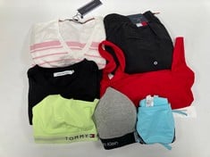 7 X GARMENTS VARIOUS BRANDS AND SIZES INCLUDING BLACK TOMMY HILFIGER SWIMMING COSTUME SIZE XXL- LOCATION 40C.