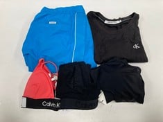 5 X CALVIN KLEIN BRAND GARMENTS VARIOUS SIZES INCLUDING BLACK T-SHIRT SIZE XL-LOCATION 45C.