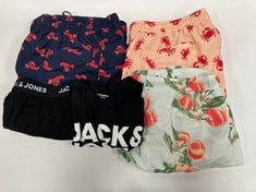 5 X JACK & JONES BRAND CLOTHING VARIOUS SIZES INCLUDING BLACK T-SHIRT SIZE L- LOCATION 49C.