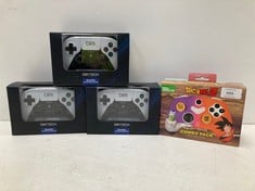 4 X CONTROLLERS FOR PS4,5 AND ONE FOR XBOX - LOCATION 19C.