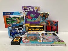 8 X VARIETY OF TOYS INCLUDING POLICE CAR - LOCATION 3C.