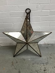 1 X STONE THE CROWS MEDIUM GLASS STAR LIGHTS (DAMAGED) - HEIGHT 55CM - TOTAL RRP £160