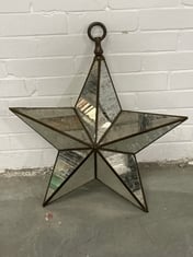 1 X STONE THE CROWS MEDIUM GLASS STAR LIGHTS (DAMAGED) - HEIGHT 55CM - TOTAL RRP £160