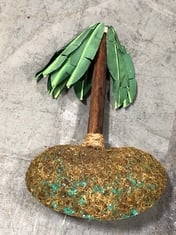 20 X STONE THE CROWS PALM TREE DISPLAY-NATURES GARD - HEIGHT 45CM - TOTAL RRP £320