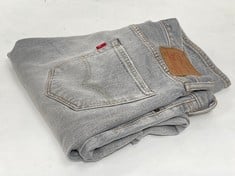 LEVI STRAUSS & CO ORIGINAL RIVETED JEANS LIGHT GREY SIZE 32/32