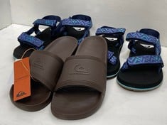 3 X ASSORTED QUICKSILVER FOOTWEAR TO INCLUDE MONKEY CAGED II SANDALS NAVY SIZE 10