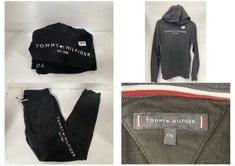 TOMMY HILFIGER HOODIE BLACK WITH LOGO SIZE 176 TO INCLUDE TOMMY HILFIGER JOGGERS BLACK WITH LOGO SIZE 176