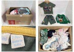 APPROX 20 ASSORTED KIDS CLOTHING TO INCLUDE NEXT CABLE KNIT JUMPER NAVY