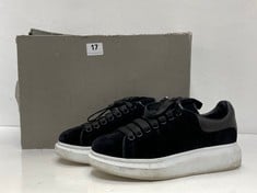 ALEXANDER MCQUEEN MENS RUNWAY TRAINERS IN BLACK VELVET SIZE EU38 - RRP £360