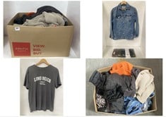 APPROX 20 ASSORTED ADULT CLOTHING TO INCLUDE LEE SWEATER DARK GREY WITH LOGO SIZE LG