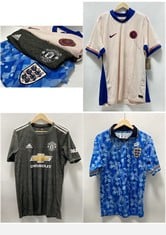 3 X ASSORTED FOOTY SHIRTS TO INCLUDE ADIDAS MANCHESTER UNITED DARK GREY/BLACK SIZE M