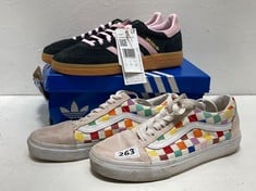 ADIDAS HANDBALL SPEZIAL TRAINERS BLACK/PINK SIZE 6 TO INCLUDE VANS TRAINERS MULTI CHECK SIZE 5