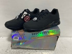 SKECHERS SLIP RESISTANT TRAINERS BLACK SIZE 8 TO INCLUDE SKECHERS LOS ANGELES TRAINERS GREY SIZE 6