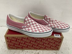 VANS CLASSIC SLIP-ON COLOR THEORY CHECKERBOARD PUMPS PINK/WHITE SIZE 8.5