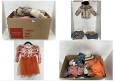 BOX OF APPROX 30 X ASSORTED KIDS CLOTHING TO INCLUDE RIVER ISLAND HOODED PUFFER JACKET KHAKI/BEIGE SIZE 2-3YRS